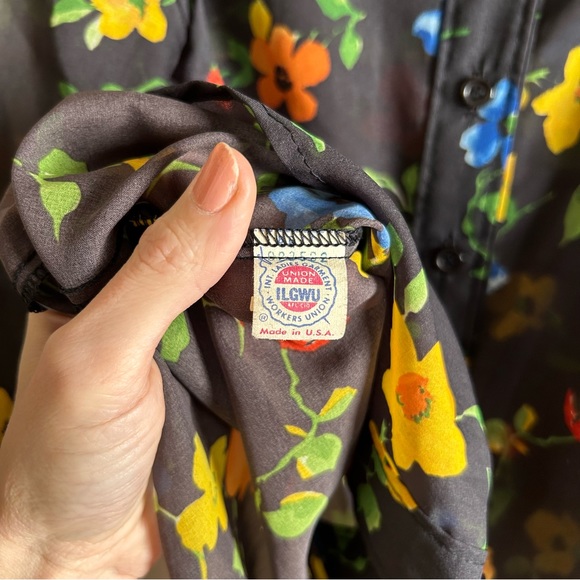 70's Sheer Floral Blouse - Picture 6 of 9